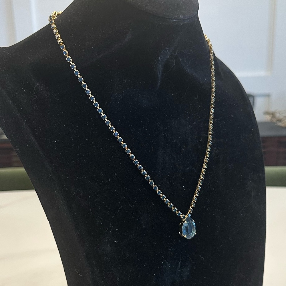 TOVA - Montana Blue Crystal Pendant Necklace on Crystal Chain in Gold Plating - Picture 4 of 14